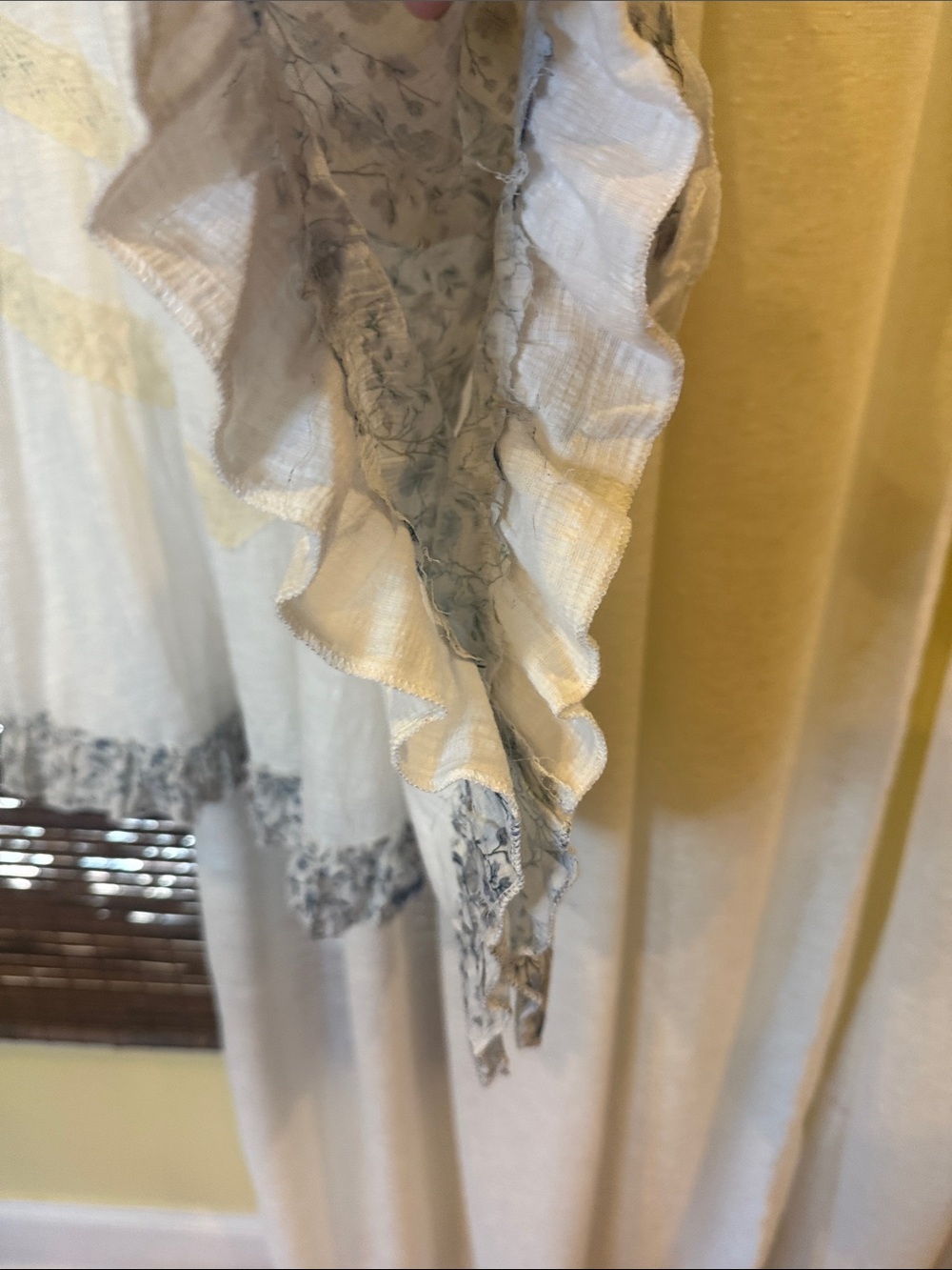 POL Cream and Blue Floral Lace-Trim Boho Tunic - Picture 4 of 7